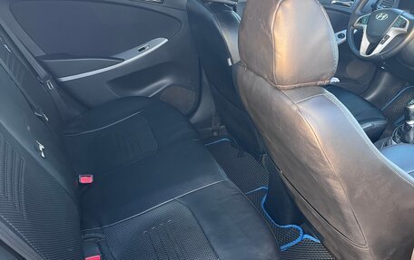 Hyundai Solaris II рестайлинг, 2011 год, 500 000 рублей, 6 фотография