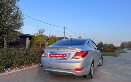 Hyundai Solaris II рестайлинг, 2011 год, 500 000 рублей, 3 фотография