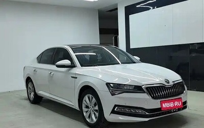 Skoda Superb III рестайлинг, 2021 год, 1 950 000 рублей, 1 фотография