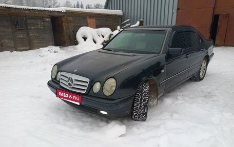 Mercedes-Benz E-Класс, 1998 год, 420 000 рублей, 1 фотография