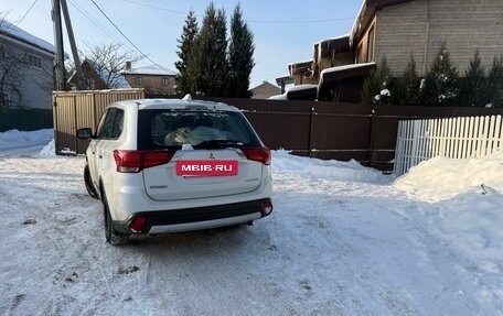 Mitsubishi Outlander III рестайлинг 3, 2017 год, 1 840 000 рублей, 6 фотография
