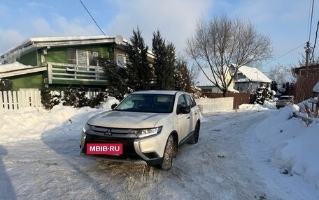 Mitsubishi Outlander III рестайлинг 3, 2017 год, 1 840 000 рублей, 7 фотография