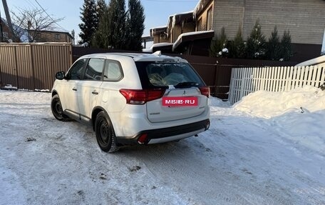 Mitsubishi Outlander III рестайлинг 3, 2017 год, 1 840 000 рублей, 5 фотография