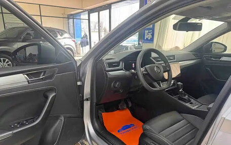 Skoda Superb III рестайлинг, 2022 год, 2 300 000 рублей, 10 фотография