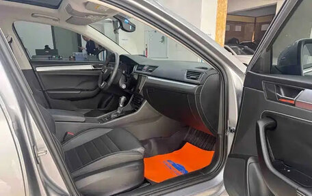 Skoda Superb III рестайлинг, 2022 год, 2 300 000 рублей, 13 фотография