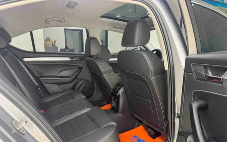 Skoda Superb III рестайлинг, 2022 год, 2 300 000 рублей, 12 фотография