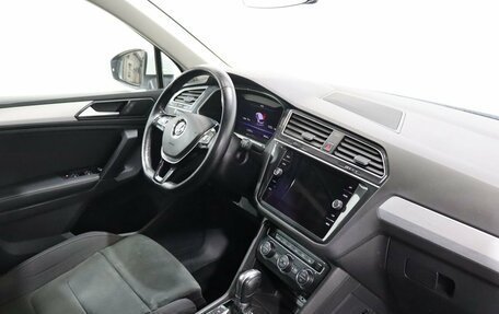 Volkswagen Tiguan II, 2018 год, 2 990 000 рублей, 10 фотография