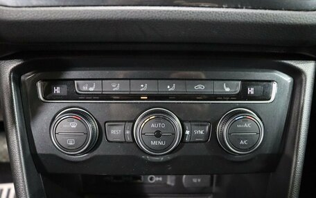 Volkswagen Tiguan II, 2018 год, 2 990 000 рублей, 20 фотография