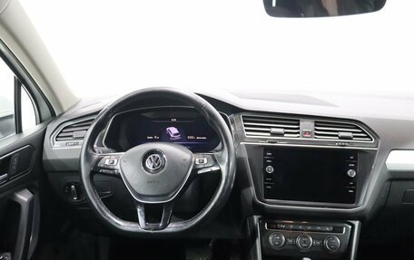 Volkswagen Tiguan II, 2018 год, 2 990 000 рублей, 15 фотография