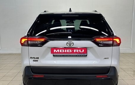 Toyota RAV4, 2021 год, 4 280 000 рублей, 3 фотография