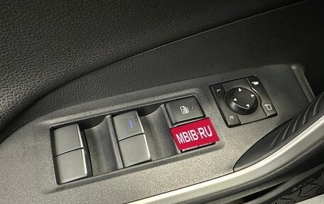 Toyota RAV4, 2021 год, 4 280 000 рублей, 12 фотография