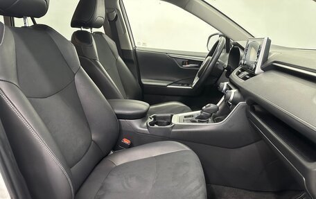 Toyota RAV4, 2021 год, 4 280 000 рублей, 14 фотография