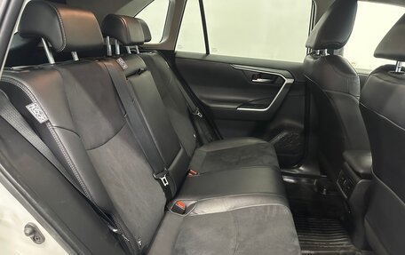 Toyota RAV4, 2021 год, 4 280 000 рублей, 15 фотография