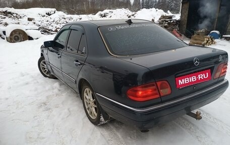 Mercedes-Benz E-Класс, 1998 год, 420 000 рублей, 4 фотография