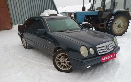 Mercedes-Benz E-Класс, 1998 год, 420 000 рублей, 2 фотография