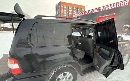 Toyota Land Cruiser 100 рестайлинг 2, 2004 год, 2 700 000 рублей, 7 фотография
