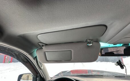 Toyota Land Cruiser 100 рестайлинг 2, 2004 год, 2 700 000 рублей, 22 фотография