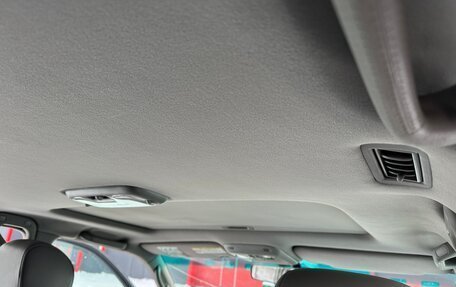 Toyota Land Cruiser 100 рестайлинг 2, 2004 год, 2 700 000 рублей, 23 фотография