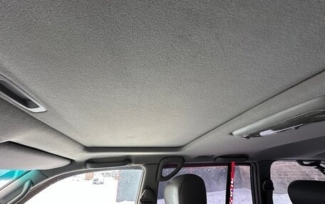 Toyota Land Cruiser 100 рестайлинг 2, 2004 год, 2 700 000 рублей, 21 фотография