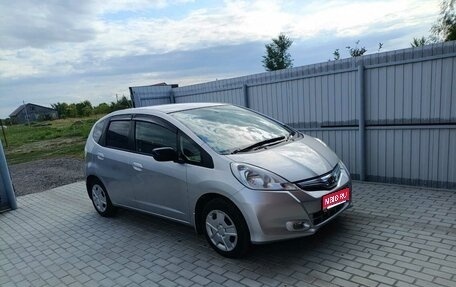 Honda Fit III, 2011 год, 750 000 рублей, 1 фотография
