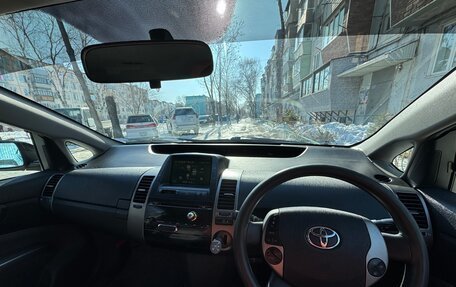 Toyota Prius, 2010 год, 600 000 рублей, 11 фотография