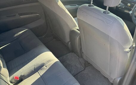 Toyota Prius, 2010 год, 600 000 рублей, 8 фотография