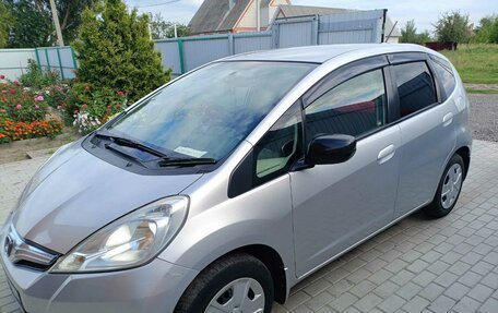 Honda Fit III, 2011 год, 750 000 рублей, 4 фотография