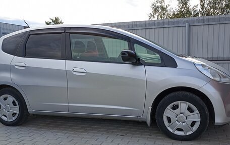 Honda Fit III, 2011 год, 750 000 рублей, 20 фотография