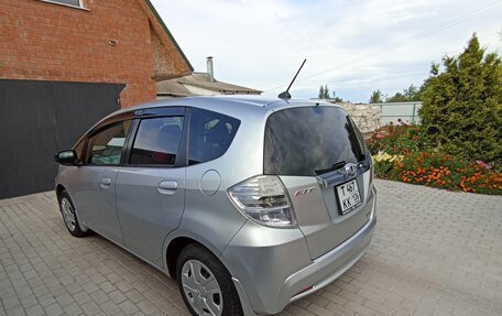 Honda Fit III, 2011 год, 750 000 рублей, 17 фотография