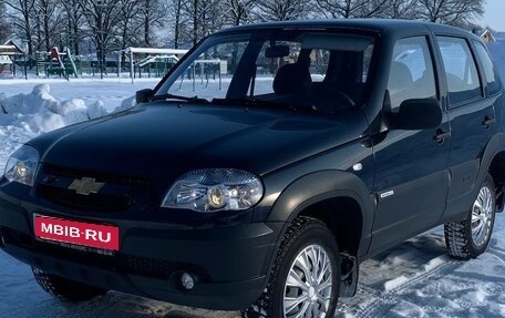 Chevrolet Niva I рестайлинг, 2011 год, 585 000 рублей, 3 фотография
