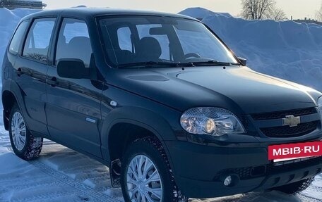 Chevrolet Niva I рестайлинг, 2011 год, 585 000 рублей, 4 фотография