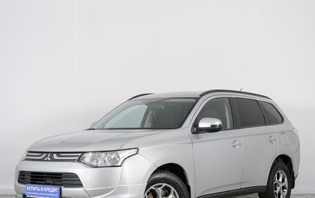 Mitsubishi Outlander III рестайлинг 3, 2013 год, 1 399 000 рублей, 4 фотография