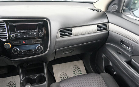 Mitsubishi Outlander III рестайлинг 3, 2013 год, 1 399 000 рублей, 12 фотография