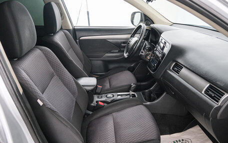 Mitsubishi Outlander III рестайлинг 3, 2013 год, 1 399 000 рублей, 14 фотография