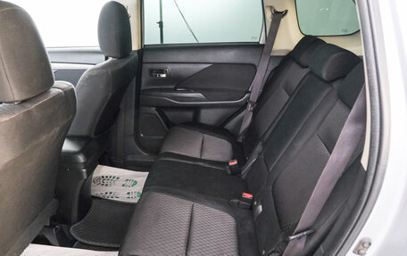 Mitsubishi Outlander III рестайлинг 3, 2013 год, 1 399 000 рублей, 21 фотография