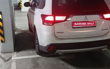 Mitsubishi Outlander III рестайлинг 3, 2017 год, 1 950 000 рублей, 1 фотография