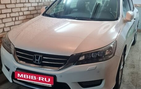 Honda Accord IX рестайлинг, 2013 год, 1 600 000 рублей, 8 фотография