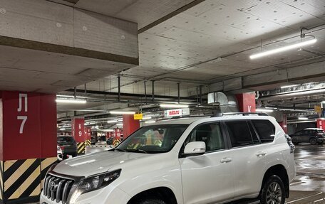 Toyota Land Cruiser Prado 150 рестайлинг 2, 2017 год, 4 500 000 рублей, 2 фотография