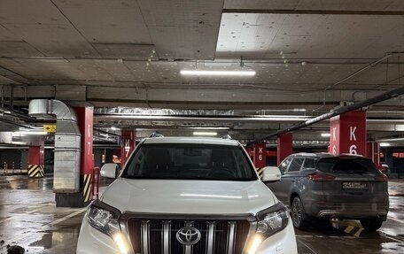 Toyota Land Cruiser Prado 150 рестайлинг 2, 2017 год, 4 500 000 рублей, 3 фотография