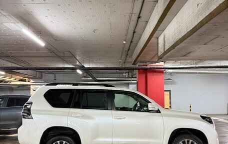 Toyota Land Cruiser Prado 150 рестайлинг 2, 2017 год, 4 500 000 рублей, 5 фотография