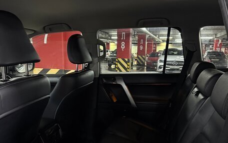 Toyota Land Cruiser Prado 150 рестайлинг 2, 2017 год, 4 500 000 рублей, 8 фотография