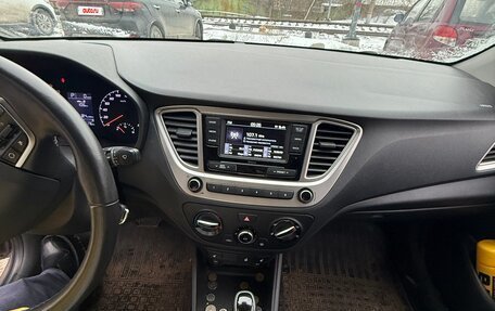 Hyundai Solaris II рестайлинг, 2021 год, 1 900 000 рублей, 9 фотография