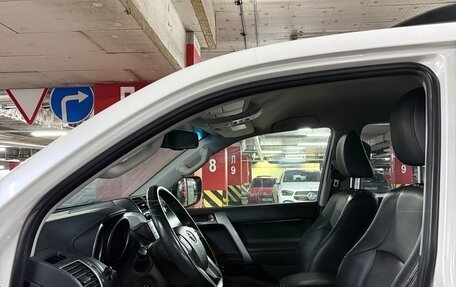 Toyota Land Cruiser Prado 150 рестайлинг 2, 2017 год, 4 500 000 рублей, 7 фотография