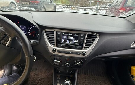 Hyundai Solaris II рестайлинг, 2021 год, 1 900 000 рублей, 11 фотография