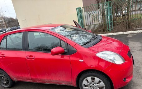 Toyota Yaris III рестайлинг, 2007 год, 550 000 рублей, 1 фотография