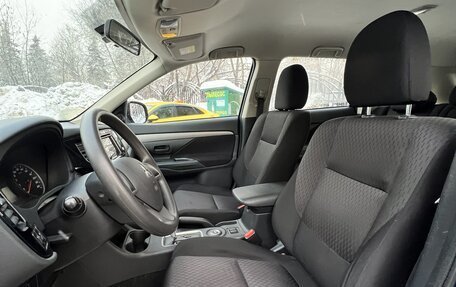 Mitsubishi Outlander III рестайлинг 3, 2014 год, 1 590 000 рублей, 14 фотография