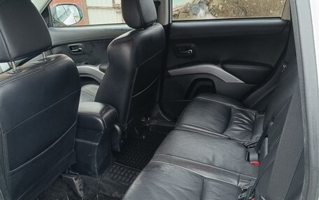 Mitsubishi Outlander III рестайлинг 3, 2010 год, 1 200 000 рублей, 8 фотография