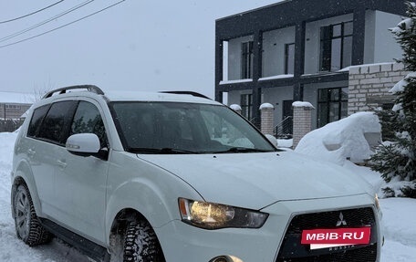 Mitsubishi Outlander III рестайлинг 3, 2010 год, 1 200 000 рублей, 2 фотография