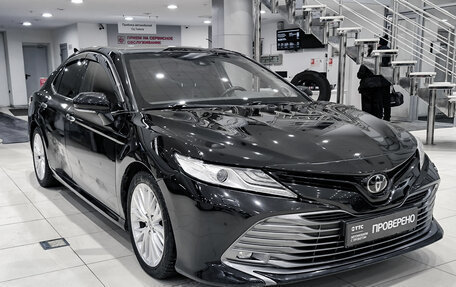 Toyota Camry, 2018 год, 2 990 000 рублей, 3 фотография