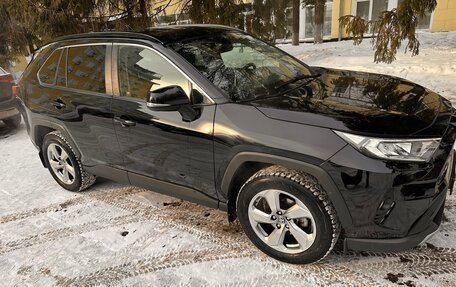 Toyota RAV4, 2019 год, 3 900 000 рублей, 2 фотография